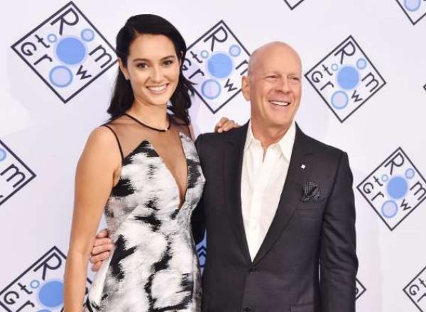 Παιδιά άνω των 40 Bruce Willis συνολικά πέντε κόρες εδώ με τη δεύτερη σύζυγο μοντέλο Emma Heming