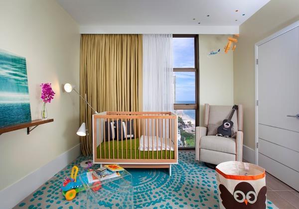 Διακόσμηση παιδικού δωματίου με ιδιότροπο στυλ βρεφικού κρεβατιού πορτοκαλί παιχνιδιάρικο