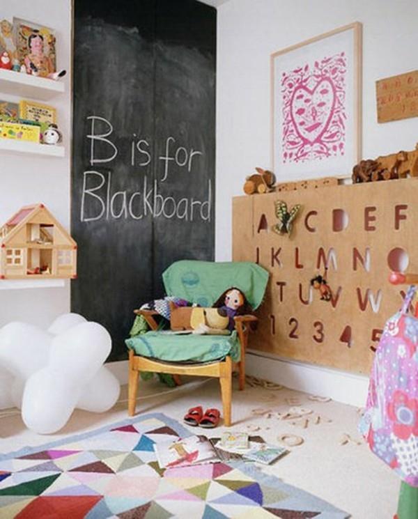 Παιδικό δωμάτιο πολυθρόνα γράμματα τοίχος πίνακας βαφής κιμωλία