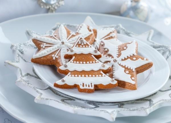 Bήσιμο χριστουγεννιάτικα μπισκότα με μοτίβο έλατου