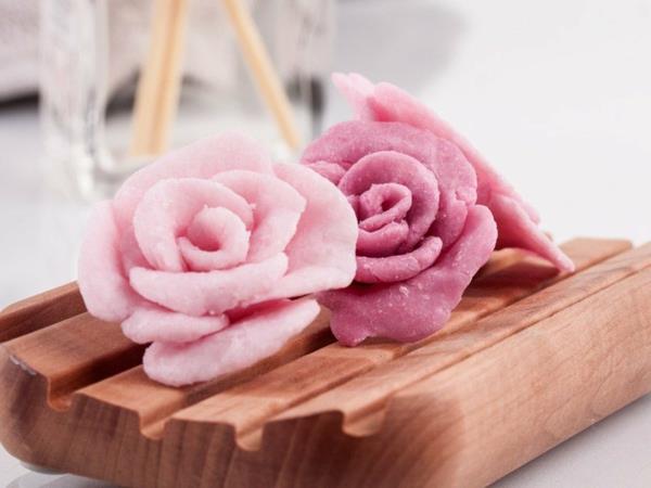 Φτιάξτε μόνοι σας σαπούνι μοντελοποίησης Συνταγή για πλύσιμο πήλινων τριαντάφυλλων