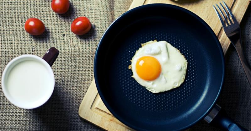 Διατροφή χαμηλή σε υδατάνθρακες Διατροφή χωρίς υδατάνθρακες τηγανητά αυγά