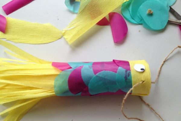 Τα ιπτάμενα ψάρια Koinobori κάνουν χειροτεχνίες με παιδιά βήμα προς βήμα