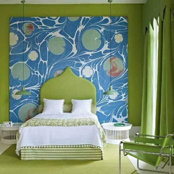 Συνδυασμοί χρωμάτων τοίχων με επικαλυμμένο πράσινο κρεβάτι