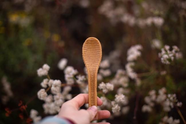 Τα κομποστοποιήσιμα μαχαιροπίρουνα από το TwentyFifty θα μπορούσαν να λύσουν τα παγκόσμια πλαστικά κουτάλια κρίσης που είναι καλά για τον κήπο και τη φύση