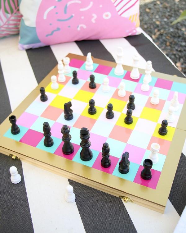 Δημιουργικές και διαδραστικές ιδέες χειροτεχνίας κατά της πλήξης για μικρούς και μεγάλους πολύχρωμους επιτραπέζιους αγώνες σκακιού