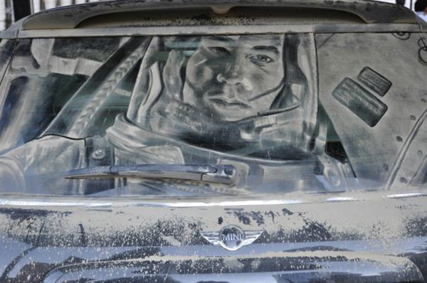 Τέχνη από σκόνη παράθυρα αυτοκινήτων κοσμοναύτης