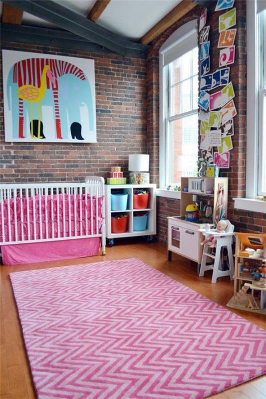 Πανέμορφο τοίχο από τούβλα μωρών ως ροζ χαλί κλινοσκεπάσματα εικόνες σχέδια ως διακόσμηση τοίχων
