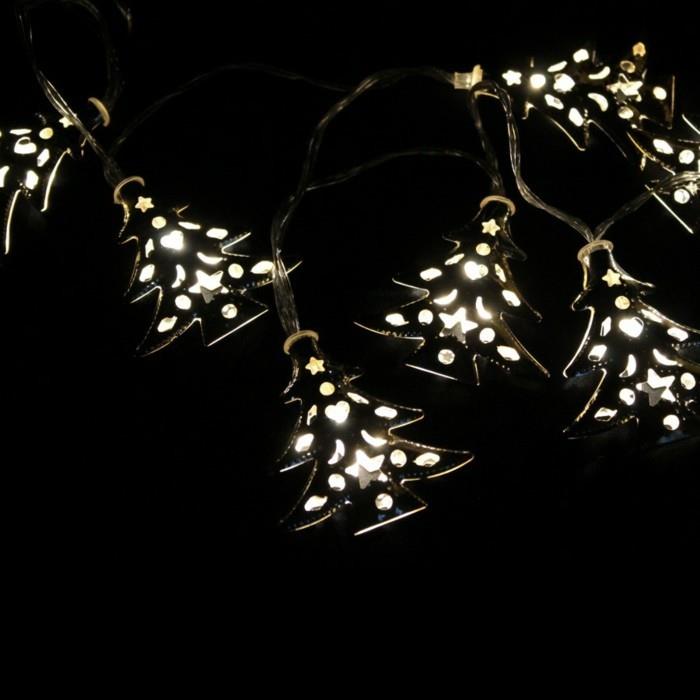 Χριστουγεννιάτικα LED φωτίζοντας μαγικά έλατα με τρύπες