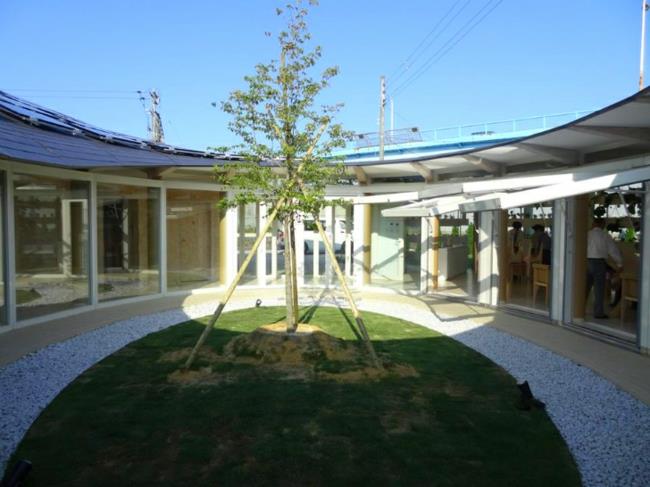 Ηλιακά πάνελ βιώσιμης αρχιτεκτονικής LMVH fukushima για παιδιά