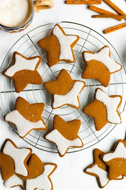 Gingerbread Star Cookies Συνταγή μελοψωμάτων Κόψτε το μελόψωμο