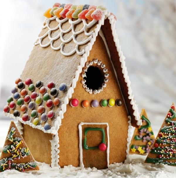 Το Gingerbread house κάνει εύκολη τη συνταγή μελοψωμάτων