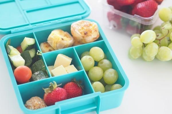 Κουτί μεσημεριανού παιδιού υγιεινό μεσημεριανό γεύμα σταφυλιών με δημιουργική σχεδίαση