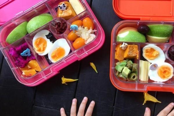Παιδιά μεσημεριανό κουτί με υποδιαίρεση μεσημεριανό κουτί βραστά αυγά