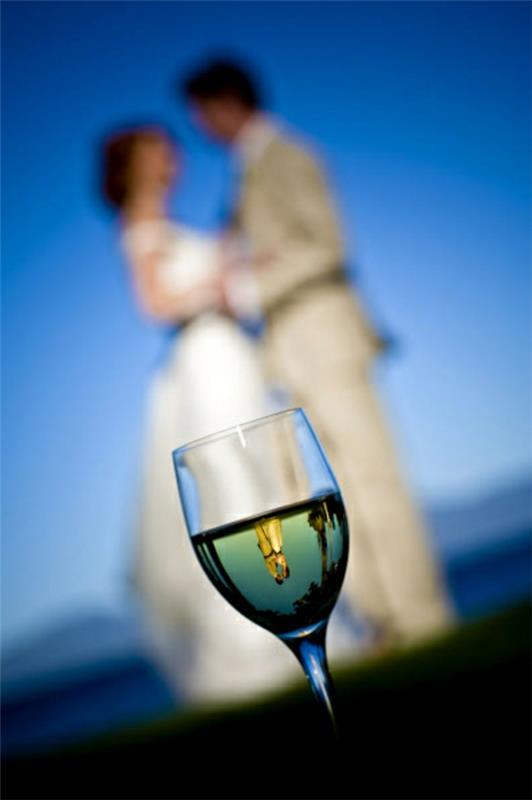 Αστείες φωτογραφίες γάμου ιδέες ποτήρι αφρώδους οίνου