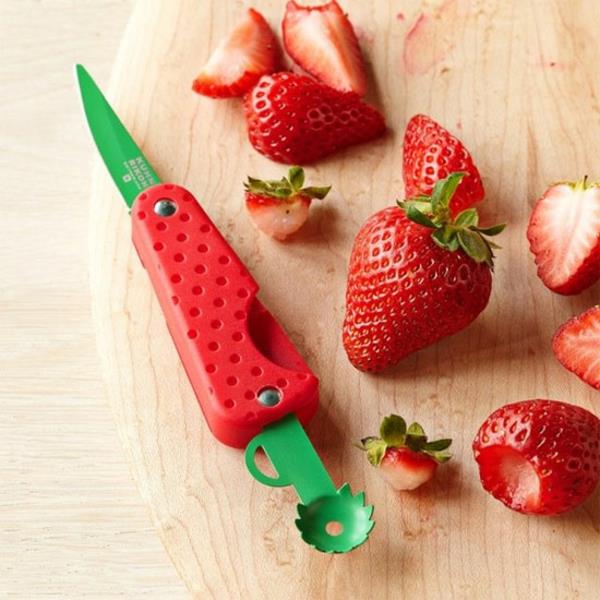 Gadgets κουζίνας και σκεύη κουζίνας φράουλα