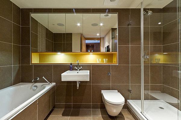 μπάνιο καφέ πολυτελή σχέδια μπάνιου πλακάκια μπάνιου καφέ χρυσές λευκές λεπτομέρειες