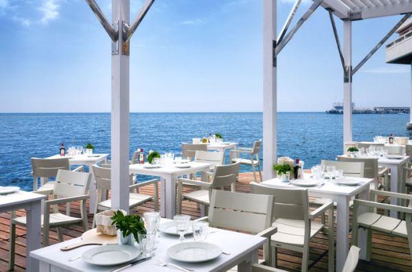 Luxury Beach Bar and Terrace Monaco Life Club ξύλινο δάπεδο