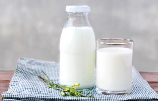 Τροφές πλούσιες σε μαγνήσιο Γάλα Γαλακτοκομικά προϊόντα για έναν υγιή βραδινό ύπνο