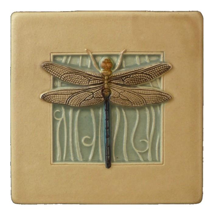majolica κεραμική Ιταλία έκθεση χειροποίητο σχέδιο παραδοσιακή κόκκινη λιβελλούλη