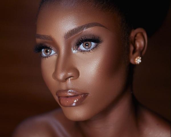 Makeup Trends 2021 - Αυτές οι εμφανίσεις είναι επί του παρόντος εντελώς Δελφίνι παράδειγμα φυσικής φροντίδας δέρματος