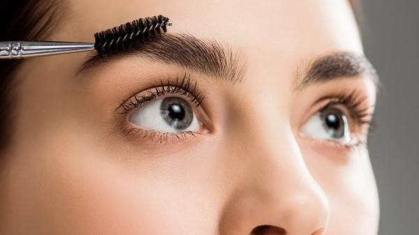 Makeup Trends 2021 - Αυτές οι εμφανίσεις είναι επί του παρόντος πλήρως γεμάτες παχιά μόνοι σας