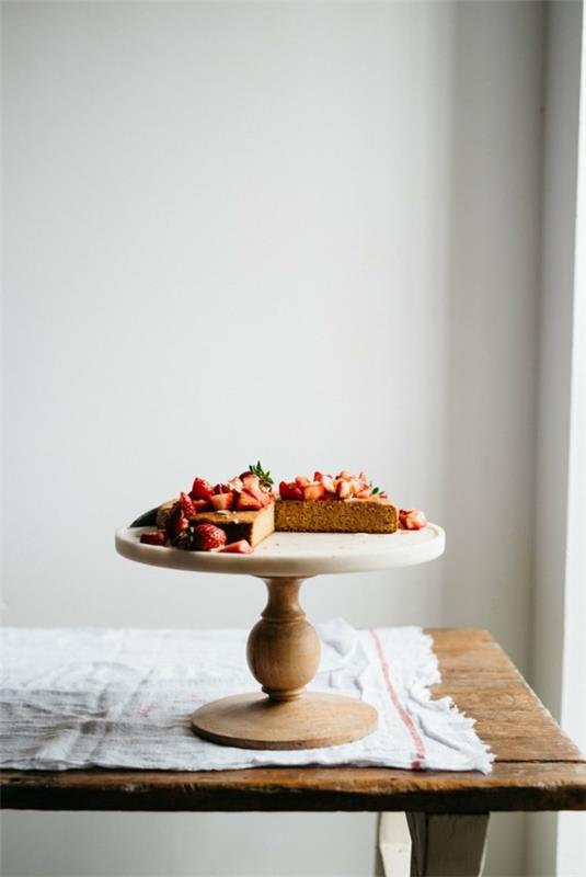 Συνταγή κέικ αμυγδάλου κέικ φρούτων φράουλες κέικ αμυγδάλου χωρίς αλεύρι