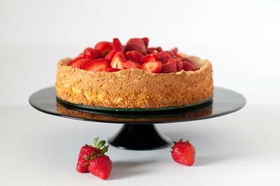 Συνταγή για κέικ αμυγδάλου Κέικ αμυγδάλου χωρίς αλεύρι με φράουλες