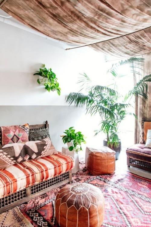 Μαροκινά μαξιλάρια δαπέδου ζεστά χρώματα πολύ πράσινο και φως