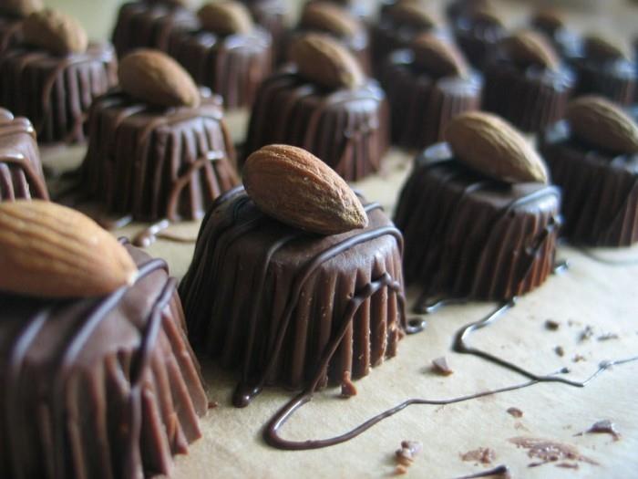 Φτιάξτε marzipan μόνοι σας χριστουγεννιάτικα στολίδια ζαχαροπλαστικής
