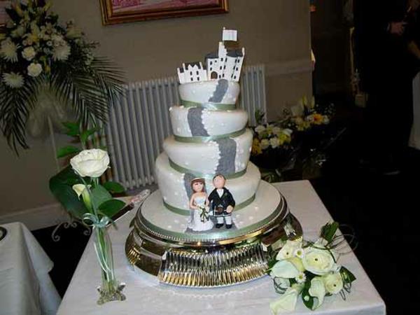 παιχνιδιάρικη τούρτα γαμήλια τούρτα νύφη νόστιμη