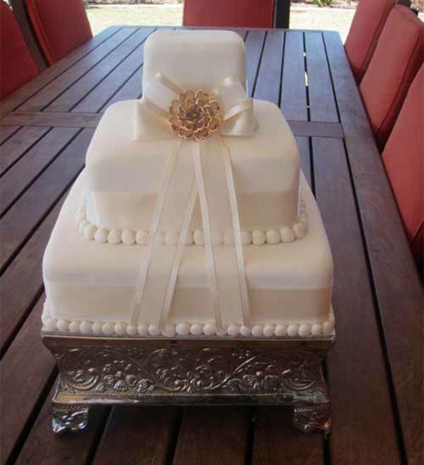 λουλούδια χρυσά γαμήλια κέικ τούρτα νύφη μαργαριτάρια