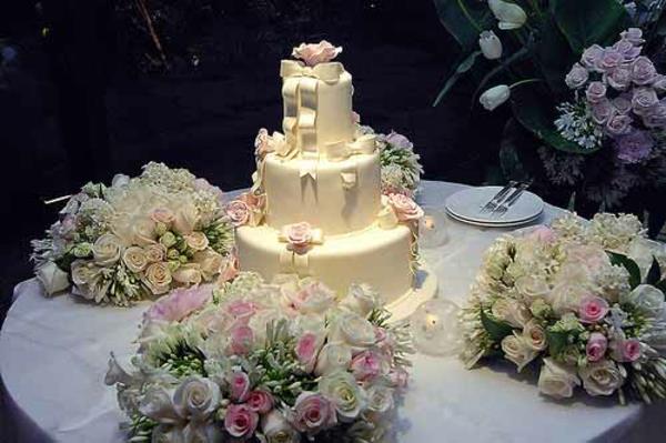 μπουκέτο νυφική ​​ανθοδέσμη γαμήλιες τούρτες τούρτα νύφη διακόσμηση τραπεζιού