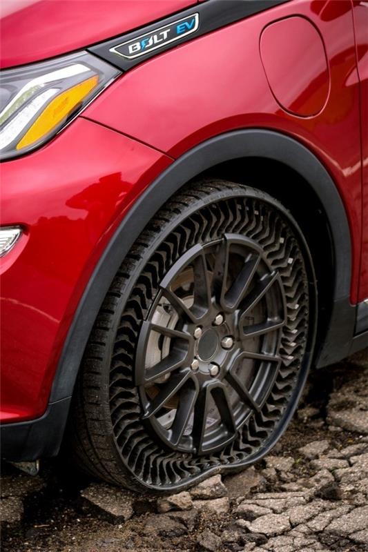 Η Michelin και η General Motors αναπτύσσουν φέτος δοκιμές ελαστικών χωρίς ελαστικά