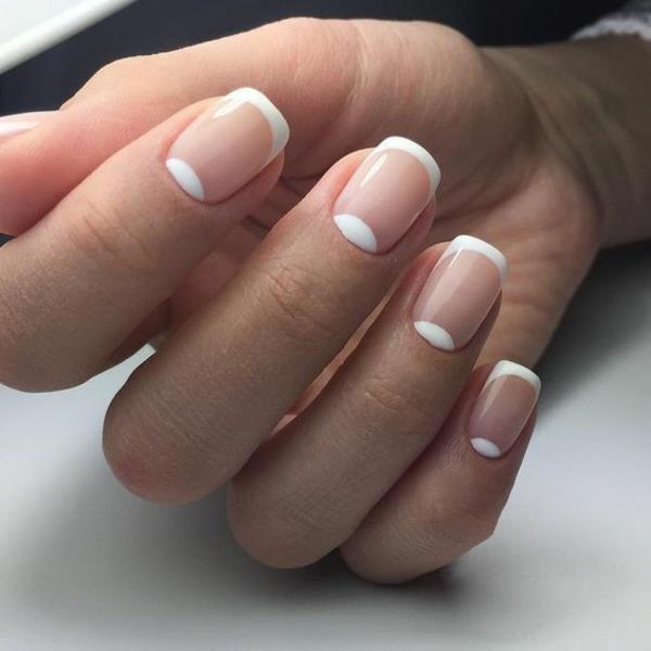 Micro Manicure η νέα τάση νυχιών Micro French Manicure