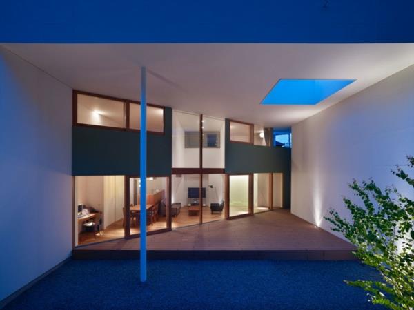 Μινιμαλιστικός αρχιτέκτονας μπλε φωτισμός σπιτιού