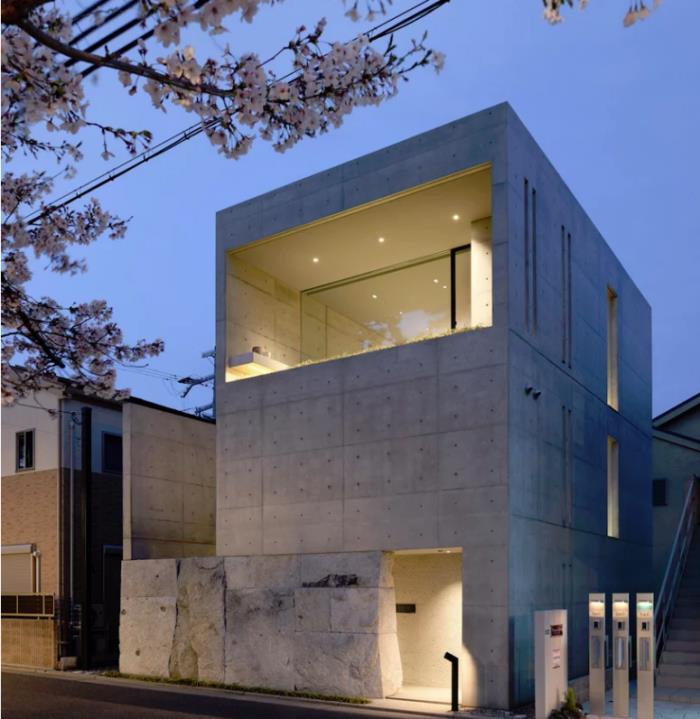 Μινιμαλιστικό πέτρινο και τσιμεντένιο σπίτι στην Ιαπωνία διώροφο θεμέλιο