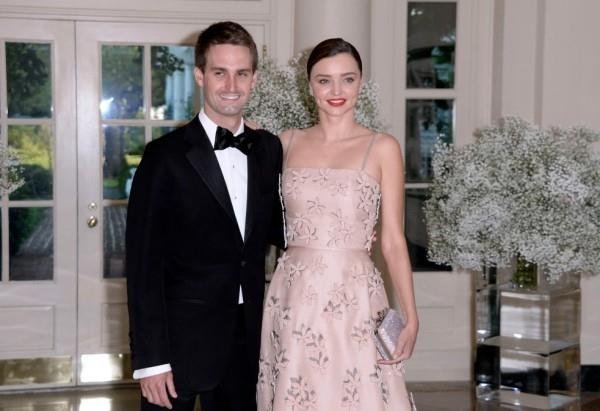 Ο σύζυγος της Miranda Kerr Evan Spiegel Οικογένεια Ευτυχία Περιμένετε νέα οικογένεια