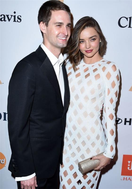 Η Miranda Kerr στο Babyglück με τον Evan Spiegel τρίτο παιδί στο δρόμο