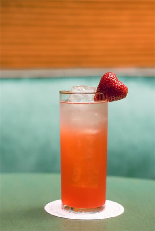 Συνταγές Mocktail Μη αλκοολούχα κοκτέιλ Συνταγές Strawberry Fields