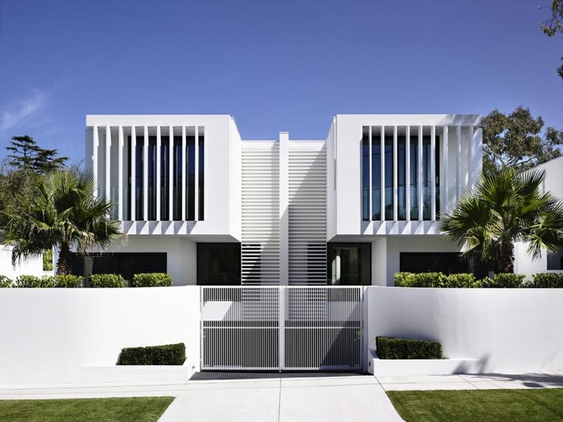 Τα μοντέρνα σπίτια χτίζουν αρχιτεκτονικά σπίτια εξοχική καινοτόμα πρόσοψη σπιτιού