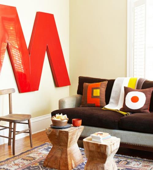 Μοντέρνο χρώμα τοίχου για το σαλόνι με κόκκινο γυαλιστερό γράμμα στο σπίτι