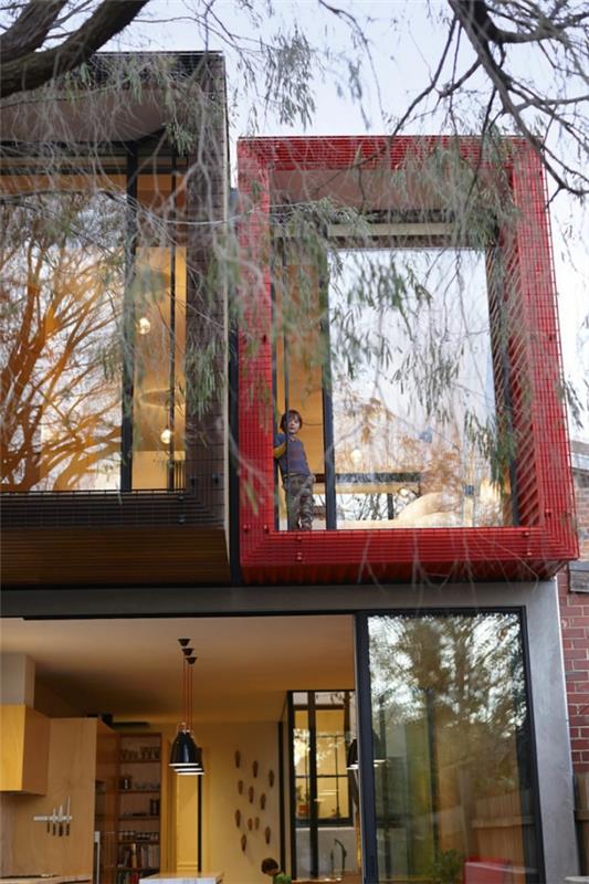 Σύγχρονη ιαπωνική μονοκατοικία με γυάλινα παράθυρα υψηλού επιπέδου