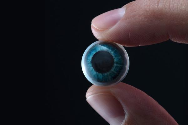 Η Mojo Vision εργάζεται στους πρώτους φακούς επαφής AR που έχουν μικροσκοπικούς υπολογιστές στα μάτια