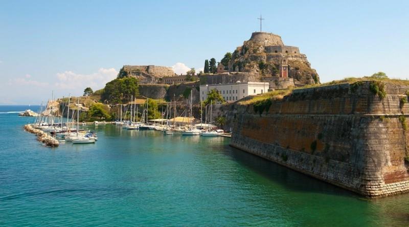 Ταξιδέψτε στην Κέρκυρα