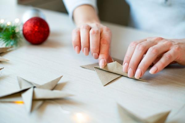 Αειφόρα χριστουγεννιάτικα δώρα 12 ιδέες για δίπλωμα αστεριών από χαρτί