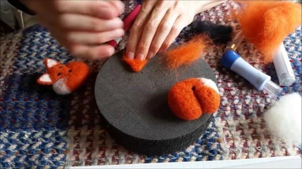 Βρεγμένη αίσθηση τσόχας Fox κάνει felting με παιδιά