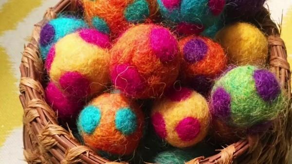 Υγρό felting πολύχρωμα αυγά felting διακοσμητικό Πασχαλινό διακοσμητικό felting με παιδιά