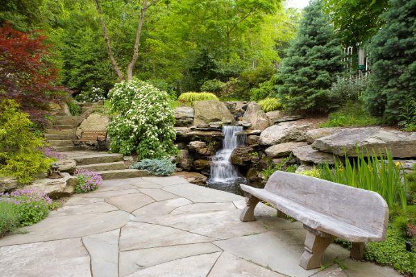 Δημιουργήστε έναν φυσικό κήπο - γωνιά για να χαλαρώσετε