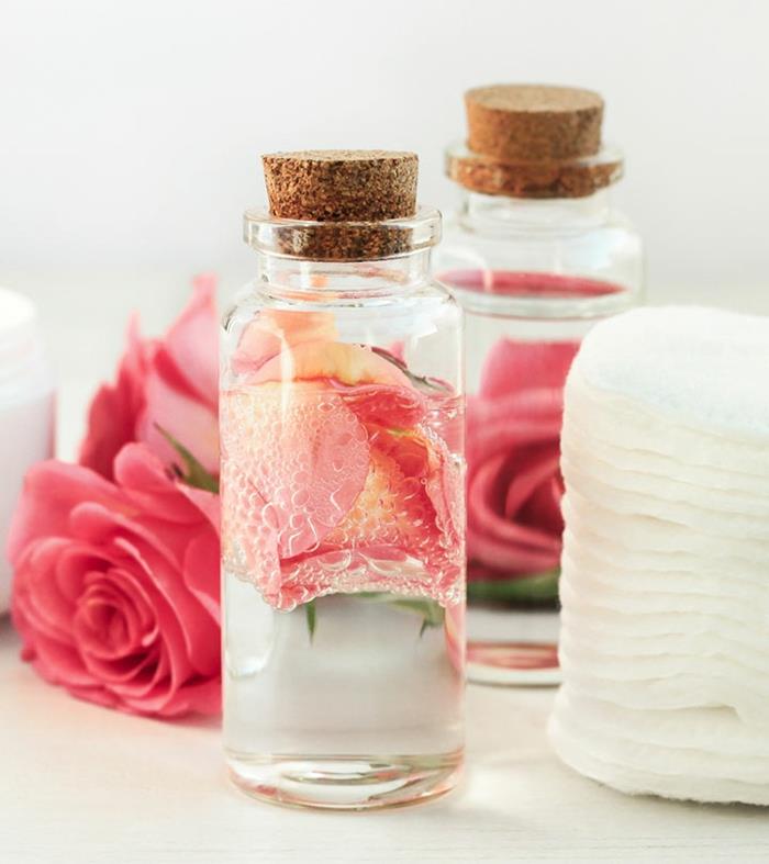 Φτιάξτε τα δικά σας φυσικά ροζ νερά καλλυντικών